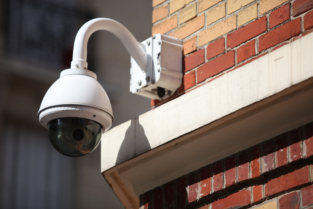 Sécuriser une maison ou un local professionnel avec une ou plusieurs caméras de surveillance