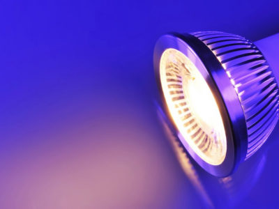 Les LEDs et les CFLs